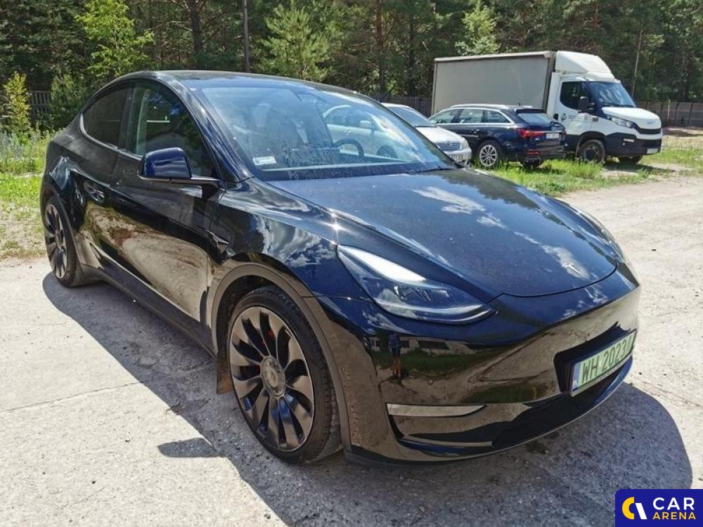 Tesla Model Y Kompakt
