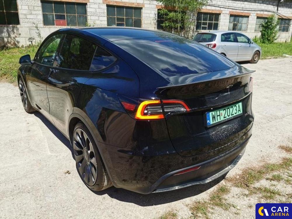 Tesla Model Y Kompakt