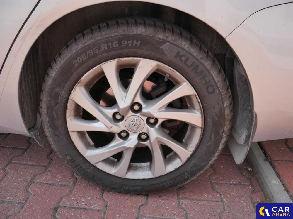 Toyota Auris Hsd 1.8 Mr`15 E6 Kombi